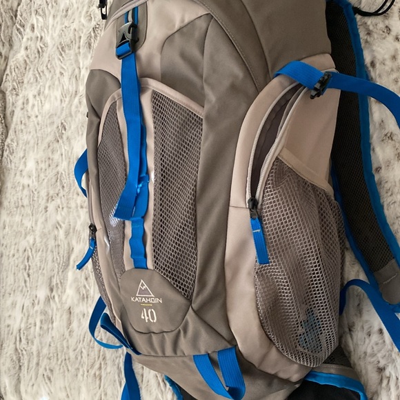 Jansport Hiking Backpack - Picture 4 of 8